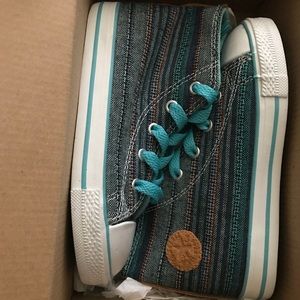 peacock converse sneakers